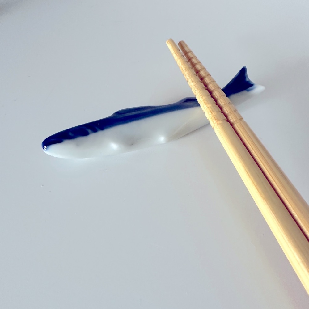 Vintage Retro Small Ceramic Blue & White Fish Chopstick Rest 3.5"